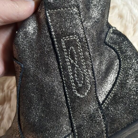 Charles by Charles David Silver Metallic Leather Booties Size 5 - Picture 7 of 9